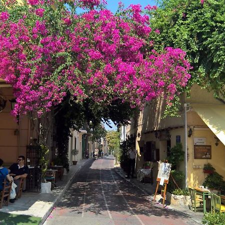 Under The Acropolis, Tiny Room, Big Terrace Atenas Exterior foto